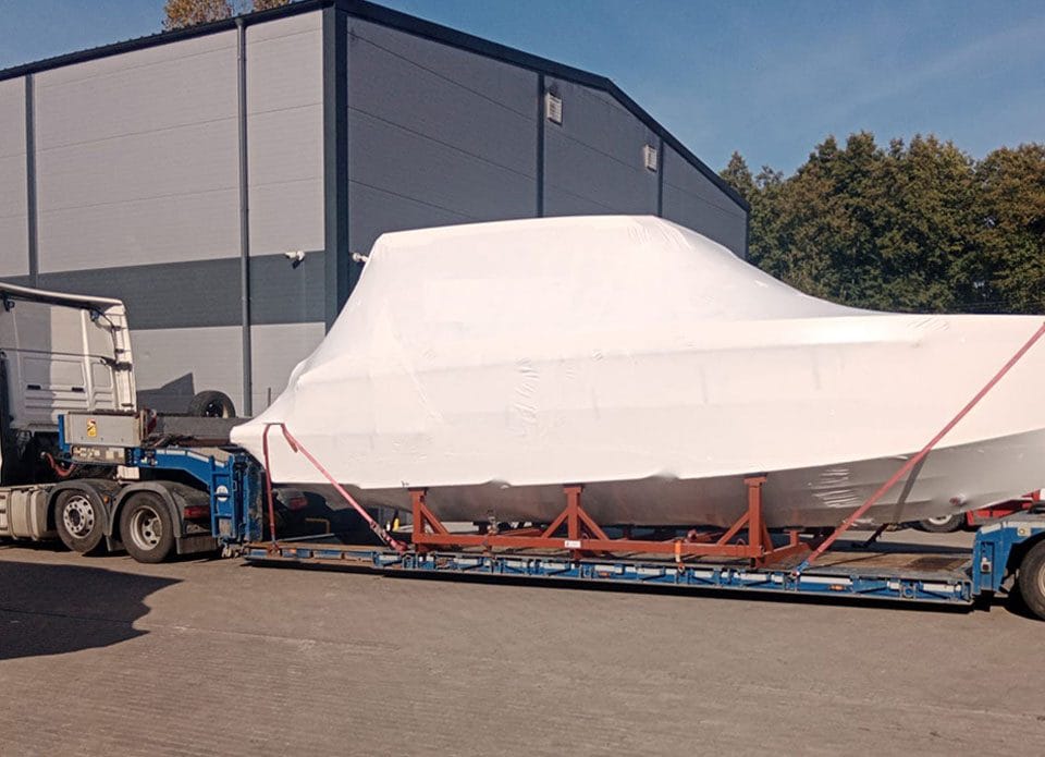 DE ANTONIO YACHTS Z POLSKÝCH LODĚNIC NA MALTU.